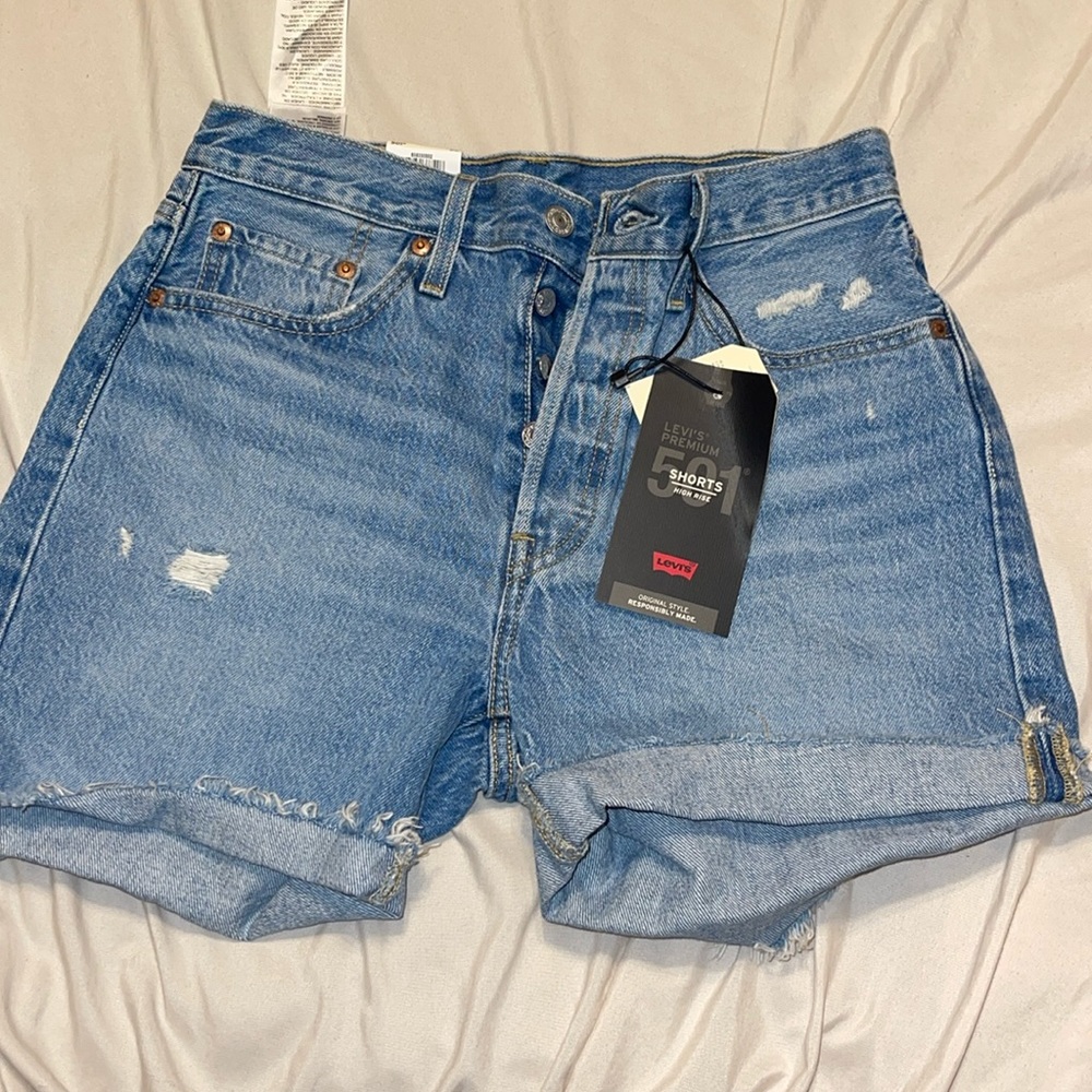 NWT Levi’s Premium 501 High Rise Mid Length Shorts